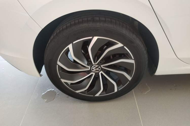 Used Volkswagen Golf 2021 280TSI DSG Pro Right Rear Wheel Hub