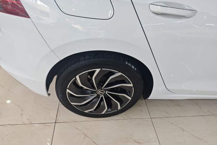 Used Volkswagen Golf 2021 280TSI DSG Pro Right Rear Wheel Hub