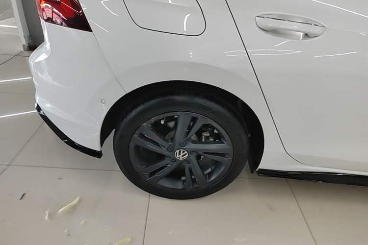 Used Volkswagen Golf 2021 280TSI DSG 30th Anniversary Edition Right Rear Wheel Hub
