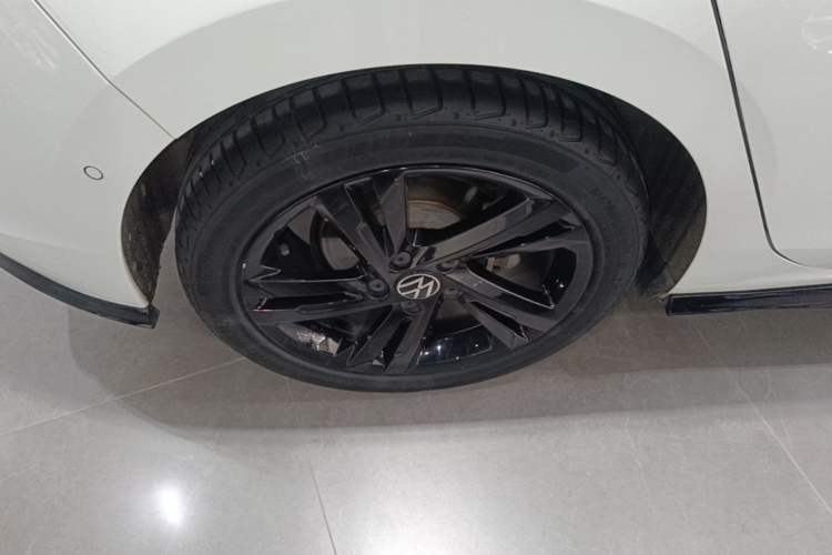 Used Volkswagen Golf 2021 280TSI DSG R-Line Right Rear Wheel Hub