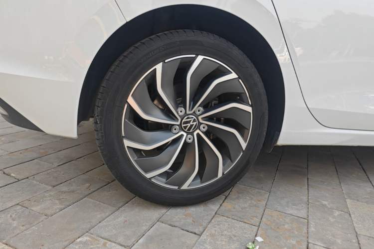 Used Volkswagen Golf 2021 280TSI DSG 30th Anniversary Edition Right Rear Wheel Hub