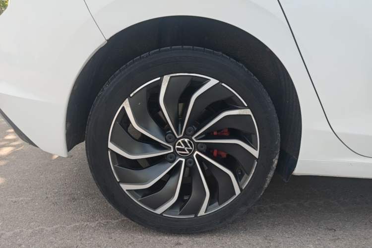 Used Volkswagen Golf 2021 280TSI DSG Pro Right Rear Wheel Hub