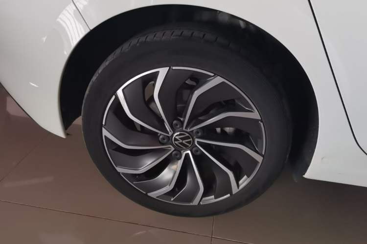 Used Volkswagen Golf 2021 280TSI DSG Pro Right Rear Wheel Hub