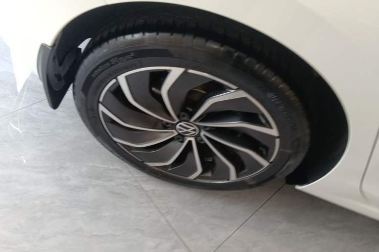 Used Volkswagen Golf 2021 280TSI DSG Pro Right Rear Wheel Hub