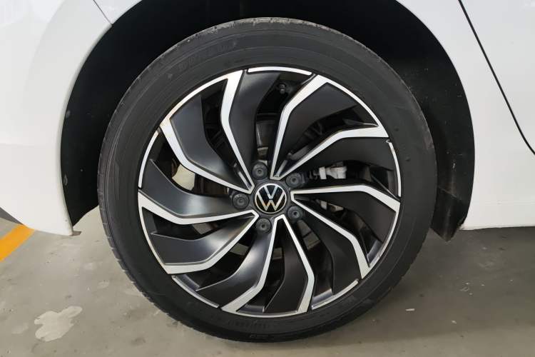 Used Volkswagen Golf 2021 280TSI DSG Pro Right Rear Wheel Hub