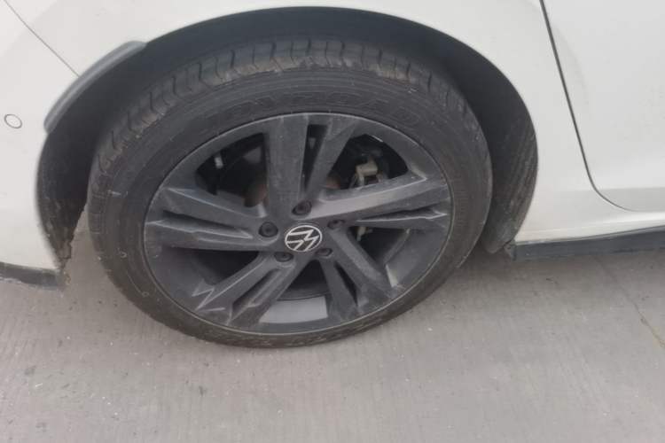 Used Volkswagen Golf 2021 280TSI DSG R-Line Right Rear Wheel Hub