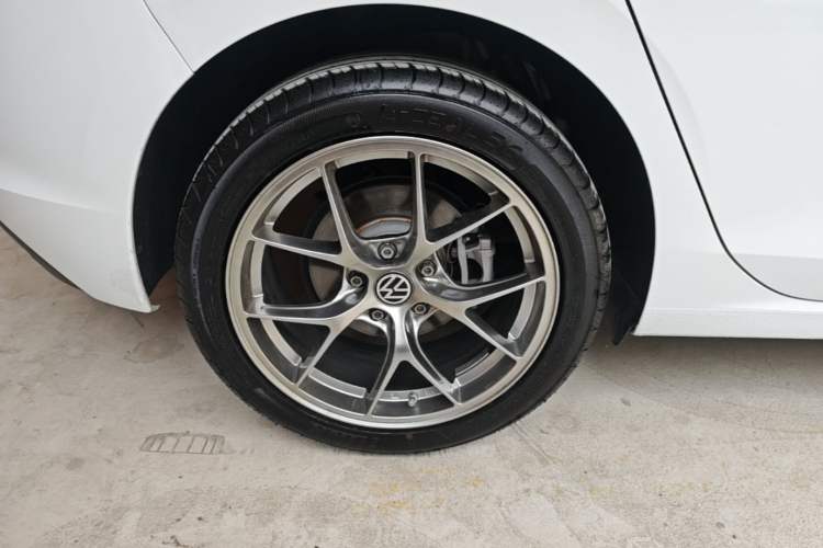 Used Volkswagen Golf 2021 280TSI DSG 30th Anniversary Edition Right Rear Wheel Hub
