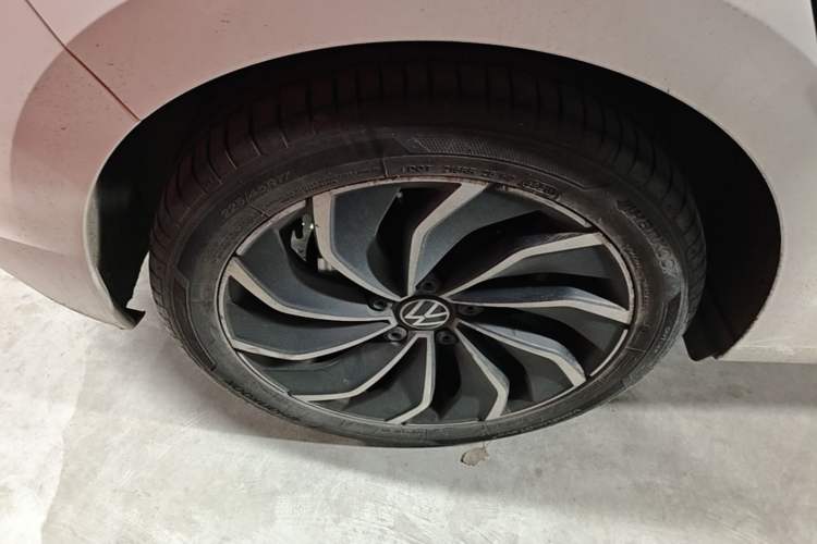 Used Volkswagen Golf 2021 280TSI DSG Pro First Edition Right Rear Wheel Hub