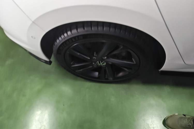 Used Volkswagen Golf 2021 280TSI DSG Pro First Edition Right Rear Wheel Hub
