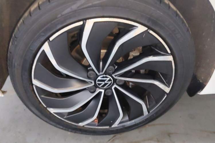Used Volkswagen Golf 2021 280TSI DSG Pro Right Rear Wheel Hub