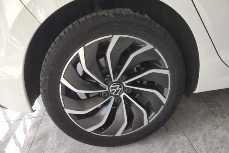 Used Volkswagen Golf 2021 280TSI DSG Pro Right Rear Wheel Hub