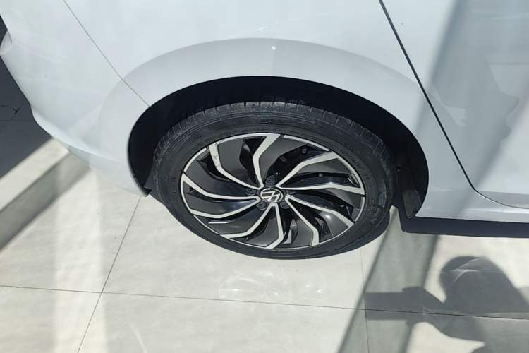 Used Volkswagen Golf 2021 200TSI DSG Pro Right Rear Wheel Hub