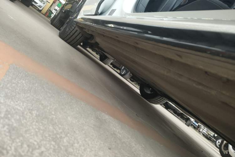 Used Volkswagen Golf 2021 280TSI DSG R-Line Right Side Sill