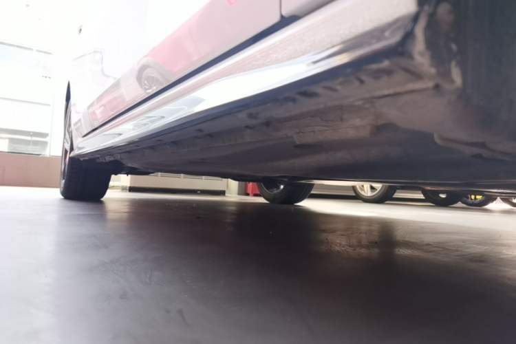 Used Volkswagen Golf 2021 280TSI DSG 30th Anniversary Edition Right Side Sill