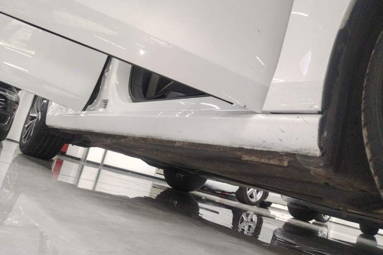 Used Volkswagen Golf 2021 280TSI DSG Pro Right Side Sill