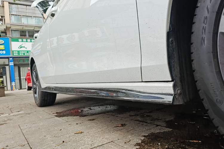 Used Volkswagen Golf 2021 280TSI DSG R-Line Right Side Sill