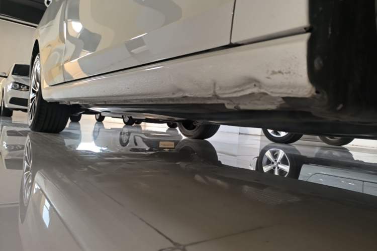 Used Volkswagen Golf 2021 280TSI DSG Pro Right Side Sill