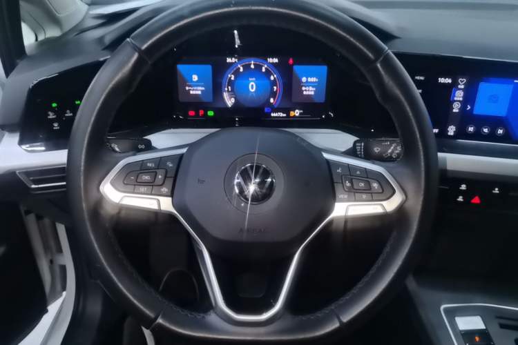 Used Volkswagen Golf 2021 200TSI DSG Pro Steering Wheel
