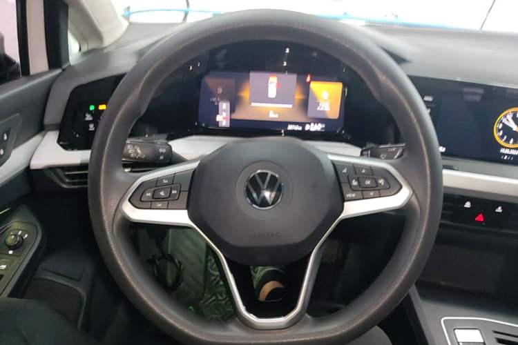 Used Volkswagen Golf 2021 200TSI DSG Pro Steering Wheel