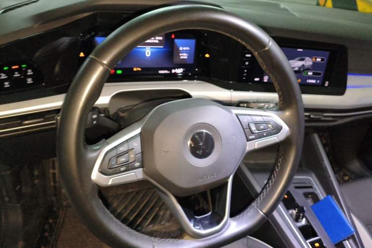 Used Volkswagen Golf 2021 280TSI DSG Pro Steering Wheel