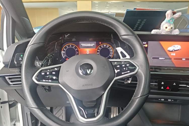 Used Volkswagen Golf 2021 280TSI DSG Pro First Edition Steering Wheel