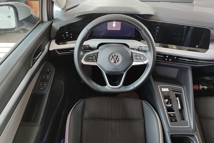 Used Volkswagen Golf 2021 280TSI DSG Pro First Edition Steering Wheel