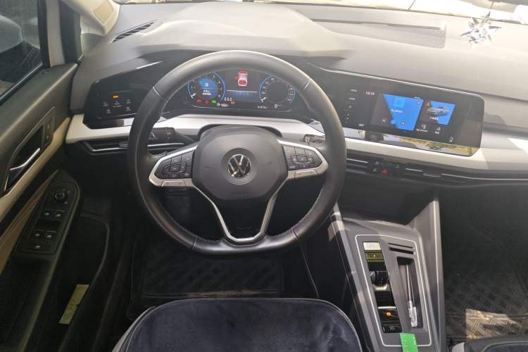 Used Volkswagen Golf 2021 200TSI DSG Pro Steering Wheel