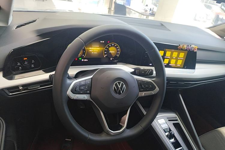 Used Volkswagen Golf 2021 200TSI DSG Pro Steering Wheel
