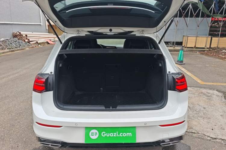 Used Volkswagen Golf 2021 280TSI DSG R-Line Trunk