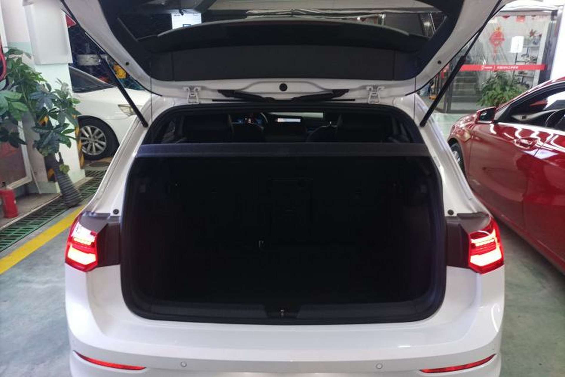 Used Volkswagen Golf 2021 280TSI DSG R-Line Trunk
