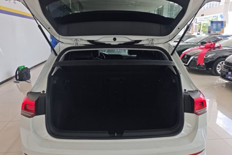 Used Volkswagen Golf 2021 280TSI DSG R-Line Trunk