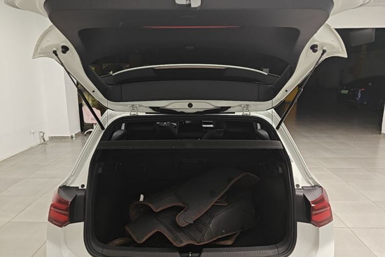 Used Volkswagen Golf 2021 280TSI DSG R-Line Trunk