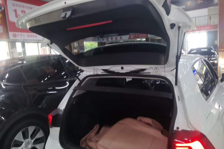 Used Volkswagen Golf 2021 200TSI DSG Pro Trunk