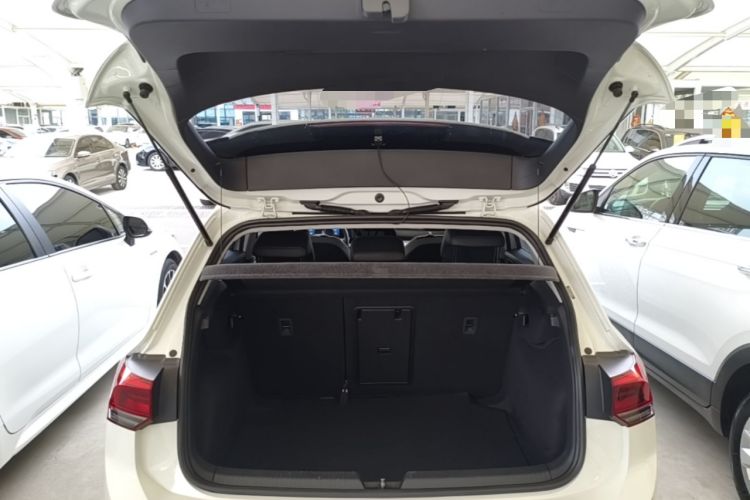 Used Volkswagen Golf 2021 280TSI DSG R-Line Trunk
