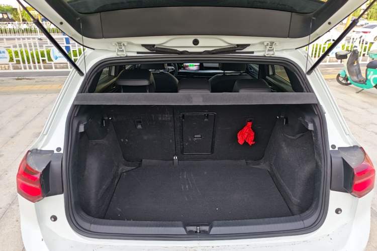 Used Volkswagen Golf 2021 280TSI DSG 30th Anniversary Edition Trunk