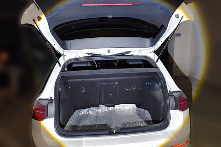 Used Volkswagen Golf 2021 280TSI DSG R-Line Trunk