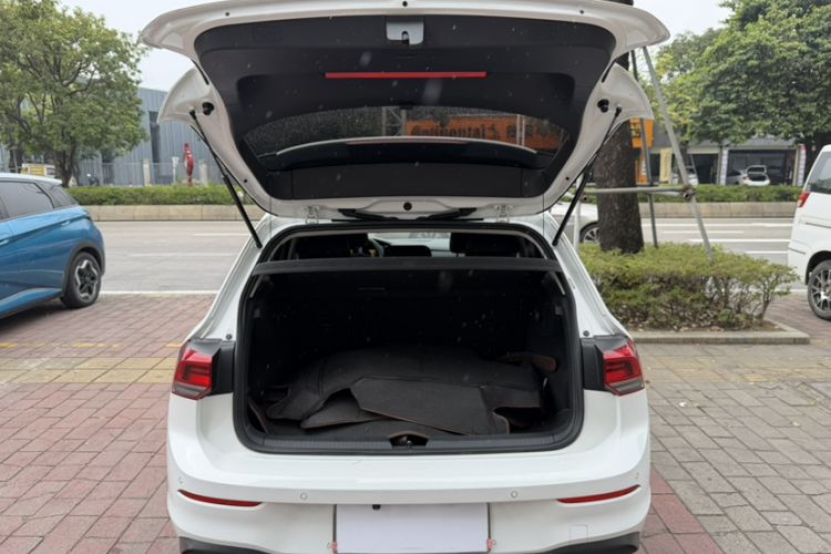 Used Volkswagen Golf 2021 200TSI DSG Trunk