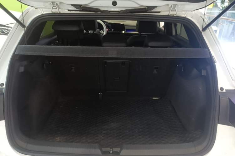 Used Volkswagen Golf 2021 280TSI DSG R-Line Trunk