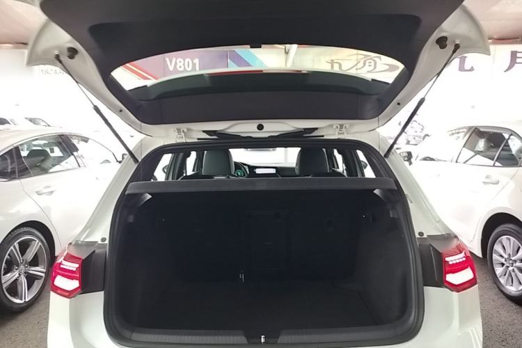 Used Volkswagen Golf 2021 280TSI DSG R-Line Trunk