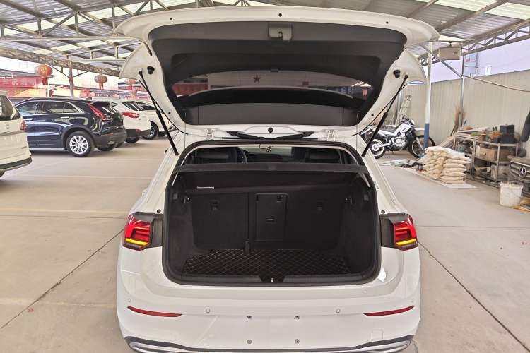 Used Volkswagen Golf 2021 280TSI DSG Pro Trunk