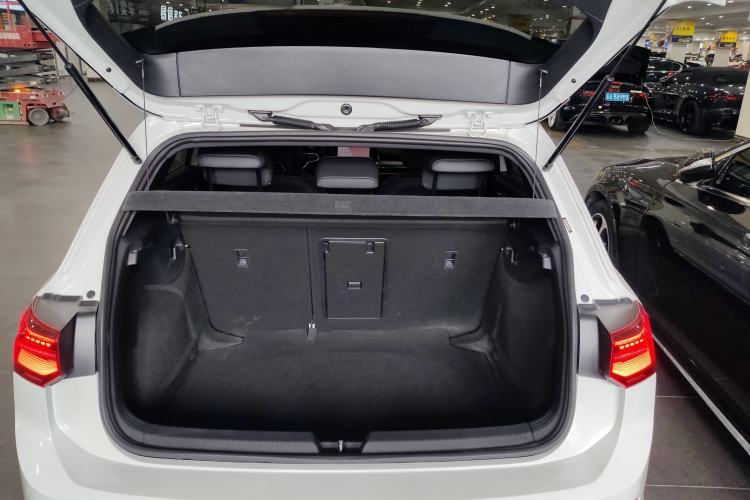 Used Volkswagen Golf 2021 280TSI DSG R-Line Trunk