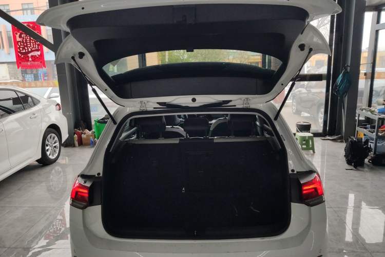 Used Volkswagen Golf 2021 280TSI DSG Pro Trunk