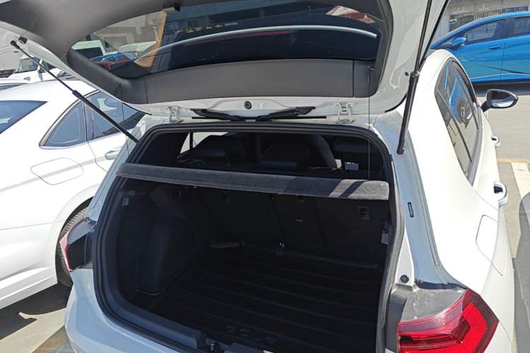Used Volkswagen Golf 2021 280TSI DSG R-Line Trunk