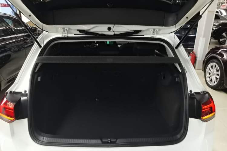 Used Volkswagen Golf 2021 200TSI DSG Trunk