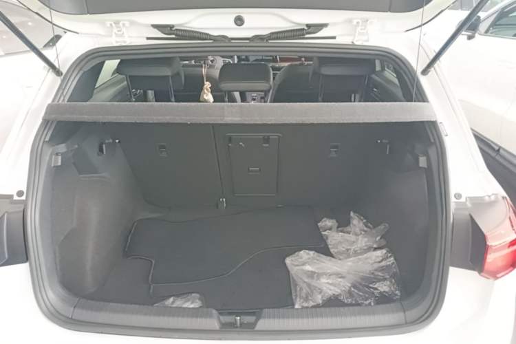 Used Volkswagen Golf 2021 280TSI DSG R-Line Trunk