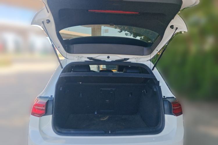 Used Volkswagen Golf 2021 280TSI DSG R-Line Trunk