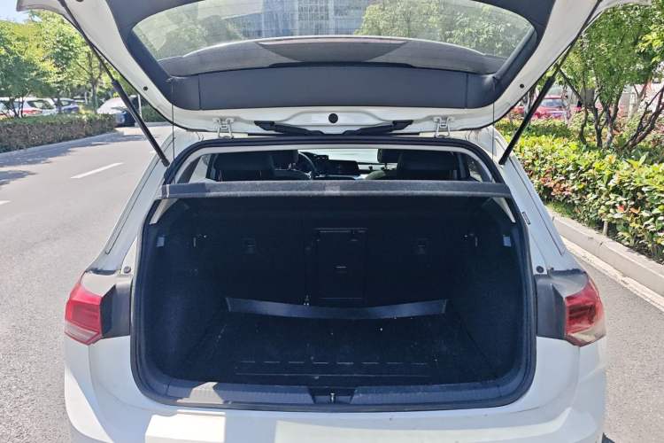 Used Volkswagen Golf 2021 280TSI DSG Pro Trunk