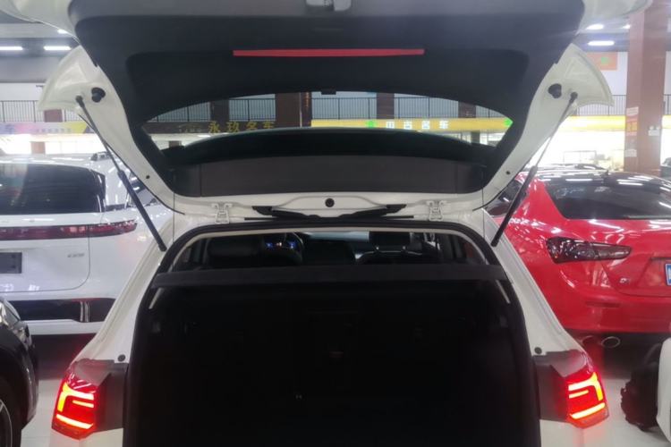Used Volkswagen Golf 2021 200TSI DSG Pro Trunk