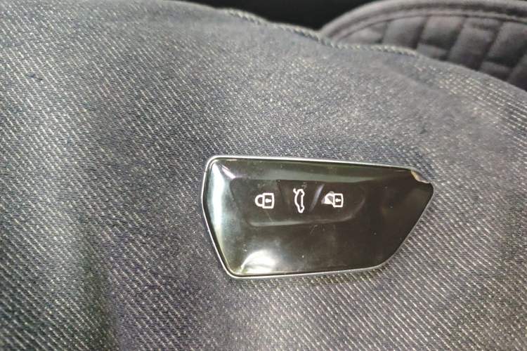 Used Volkswagen Golf 2021 280TSI DSG 30th Anniversary Edition Vehicle Key