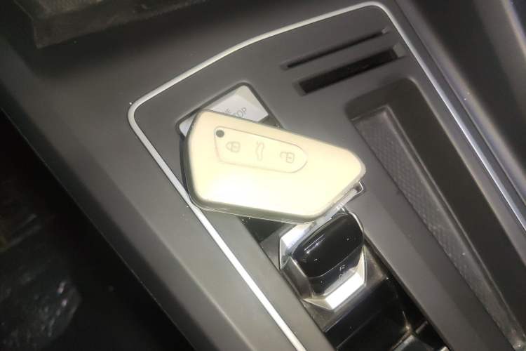 Used Volkswagen Golf 2021 280TSI DSG Pro Vehicle Key